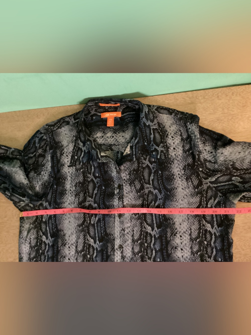 Joe Fresh 100% Silk Snakeskin Pattern Button Up Shirt Size XL EUC - Picture 6 of 9